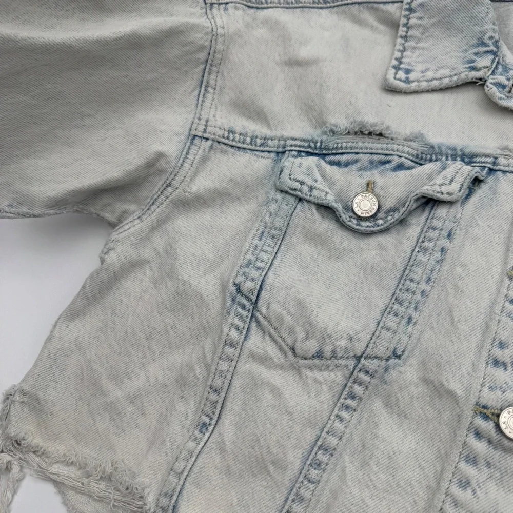 PacSun Womens Light Wash Distressed Cropped Denim Jacket Blue Size‎ M/L